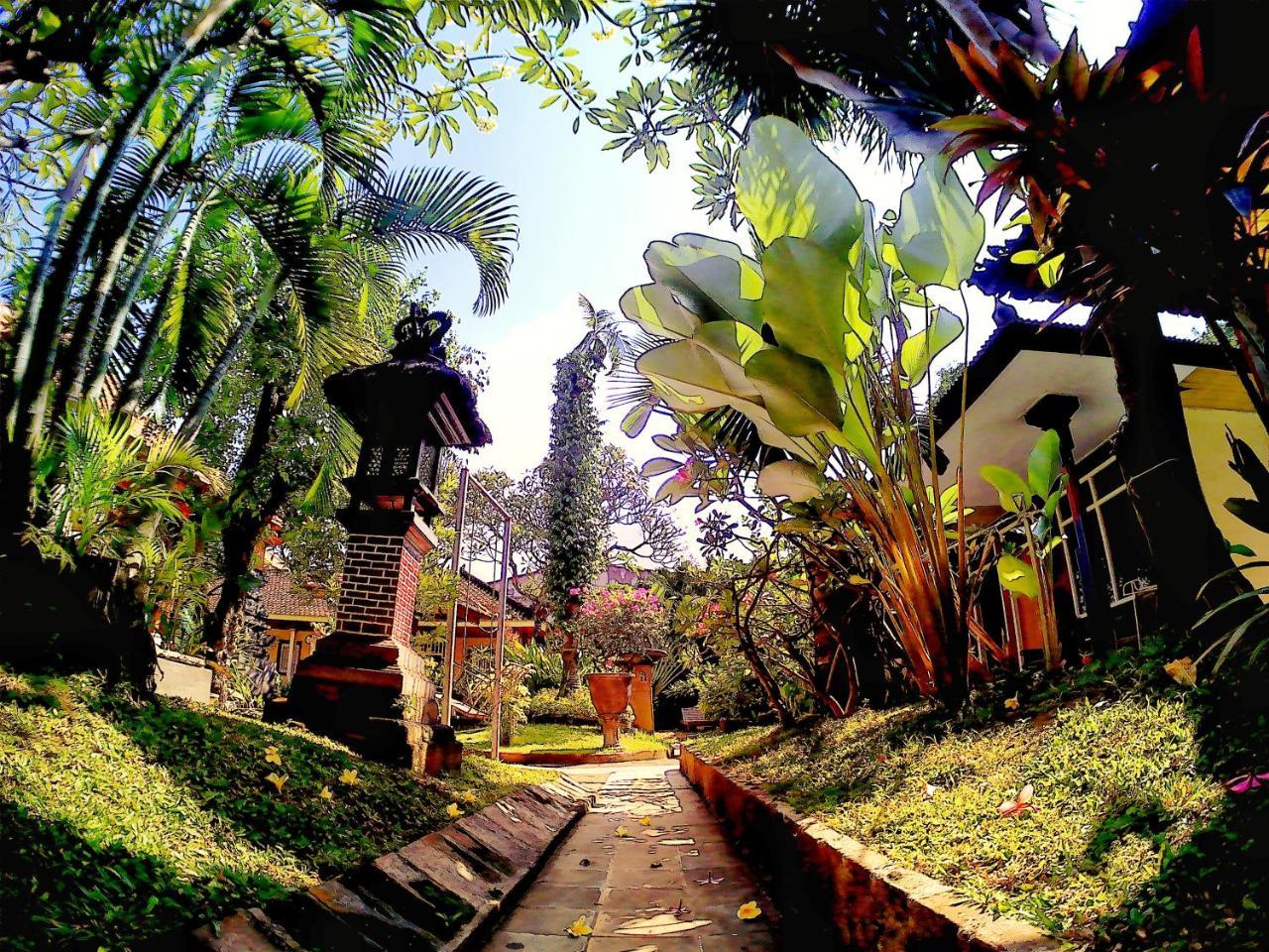 Surf Doggie Inn Kuta Lombok Dış mekan fotoğraf